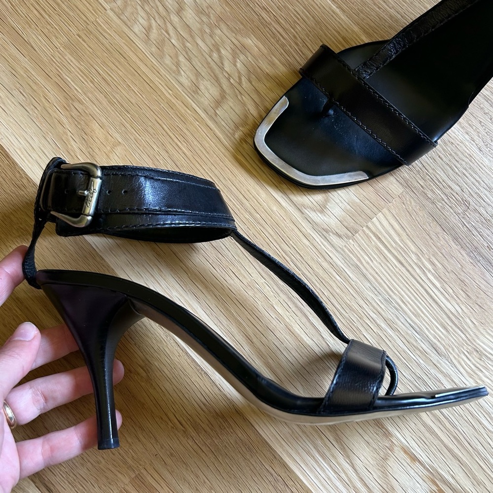 Vintage Donald J. Pliner Black Leather Pumps